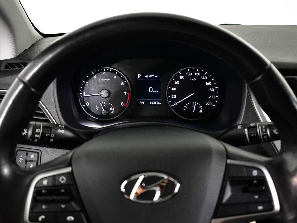 Купить Hyundai Solaris, 2017, 88 359 км, фото №9