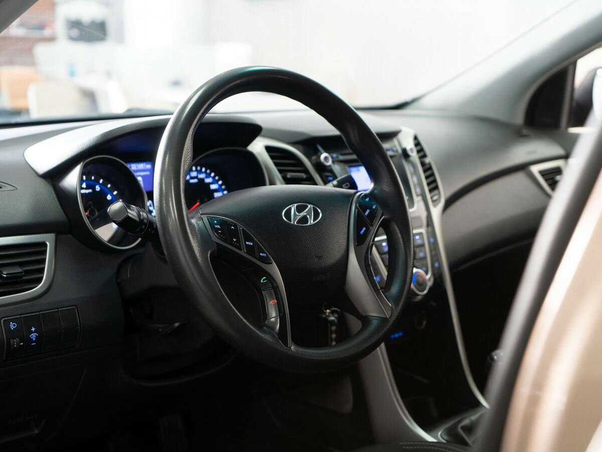 Купить Hyundai i30, 2013, 220 000 км, фото №5