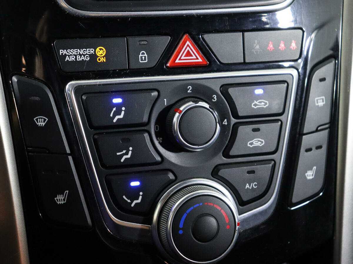 Купить Hyundai i30, 2012, 186 878 км, фото №16