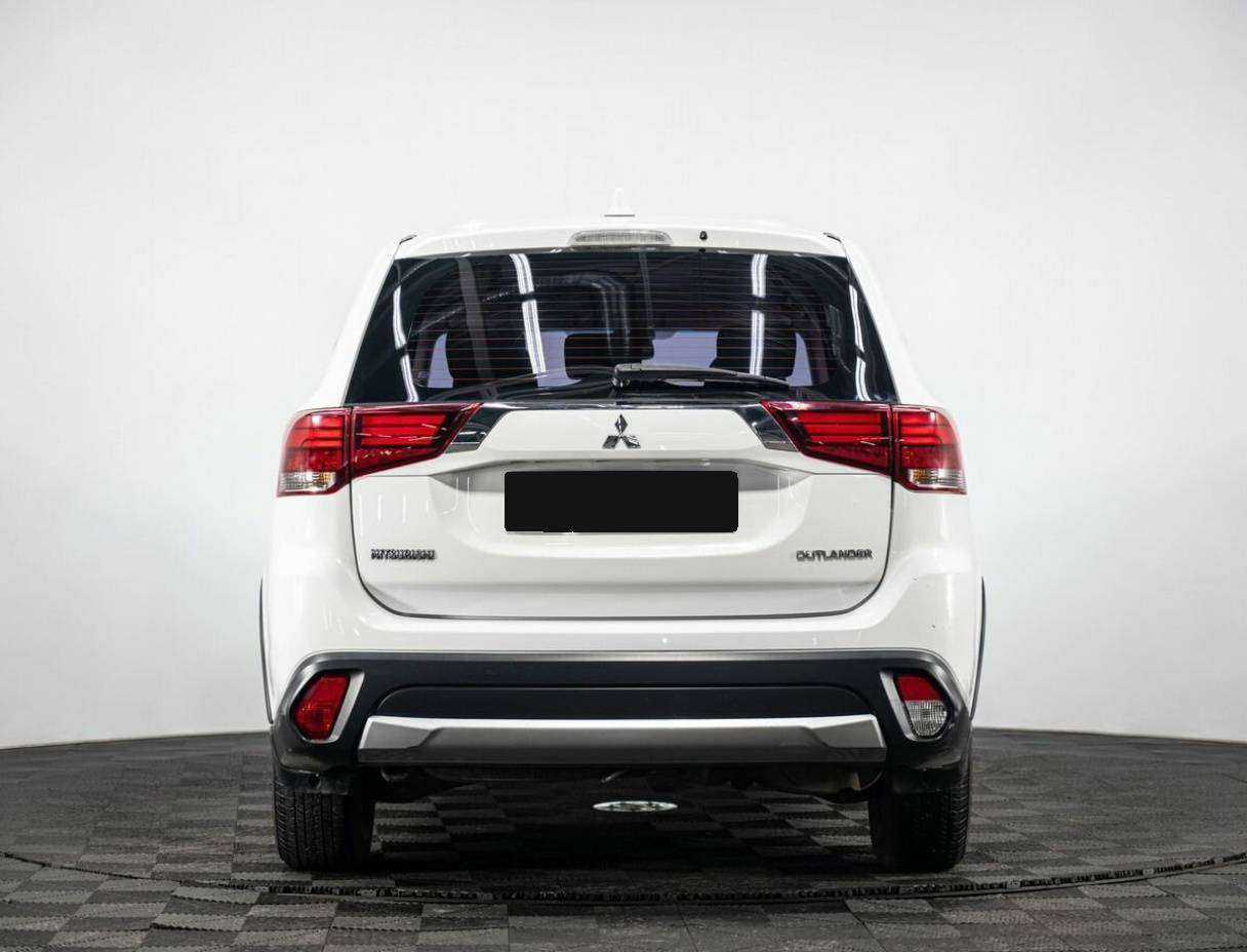 Купить Mitsubishi Outlander, 2018, 140 000 км, фото №5