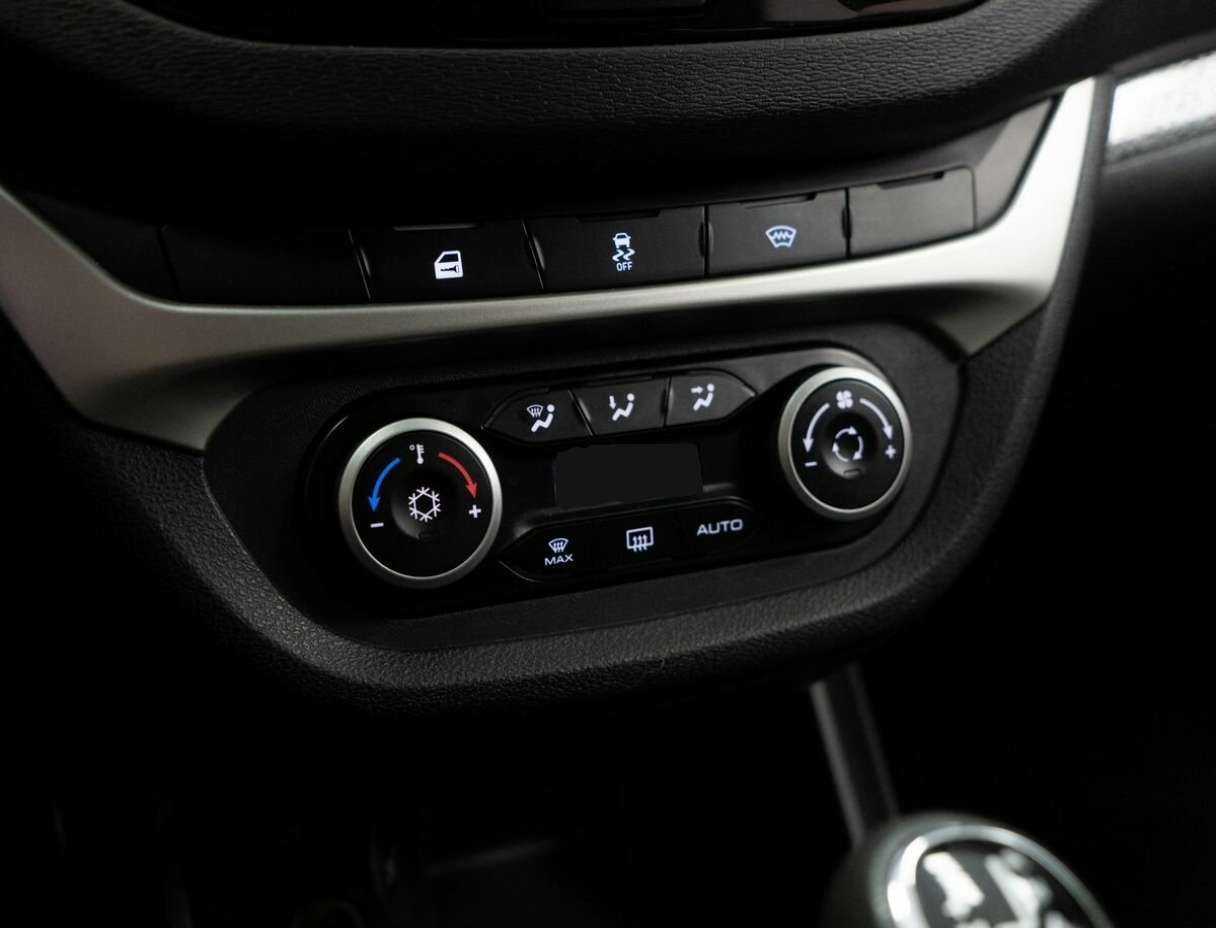 Купить Lada (ВАЗ) Vesta SW Cross, 2018, 84 500 км, фото №13