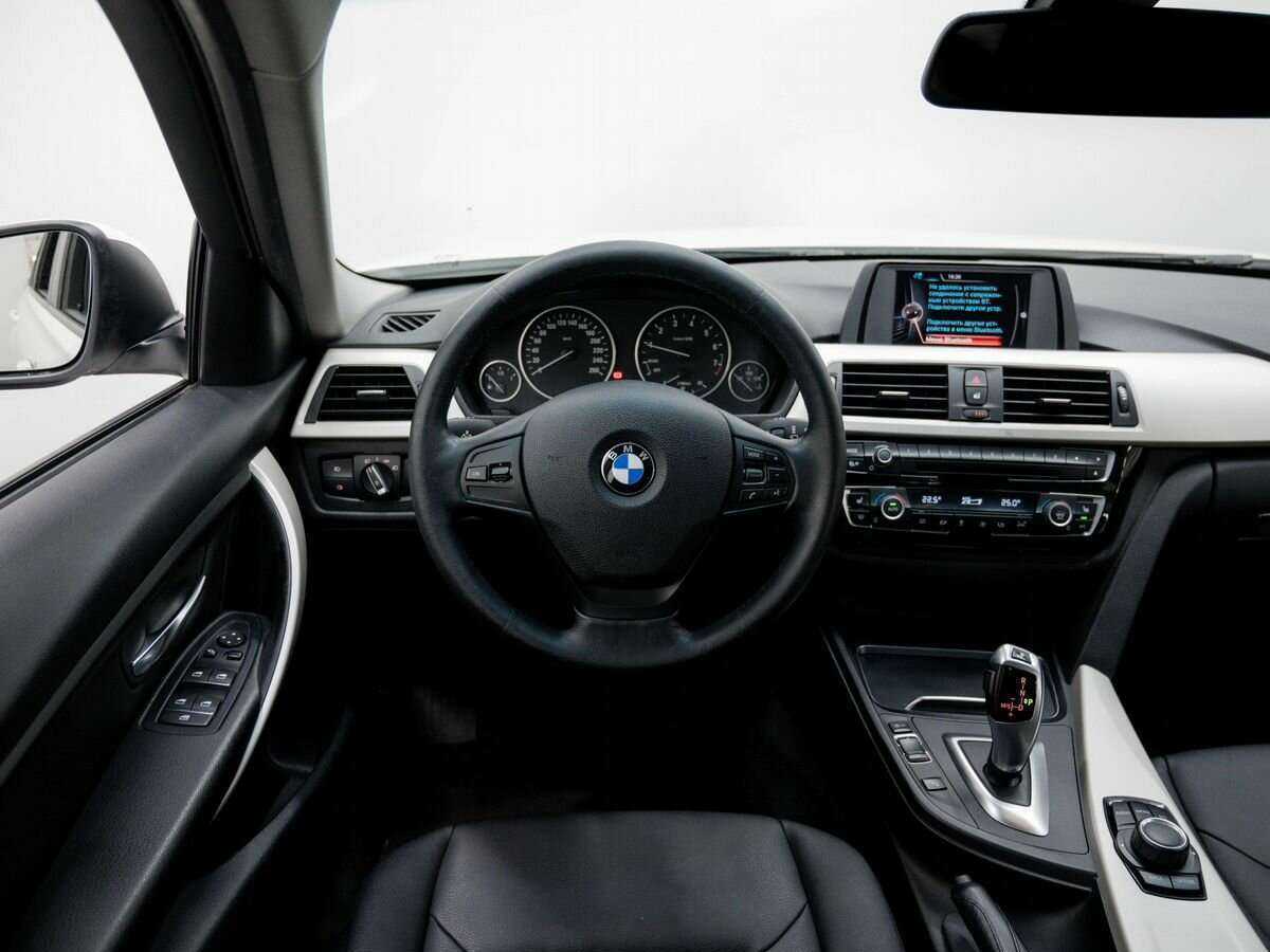 Купить BMW 3 серии 318i, 2016, 168 000 км, фото №11