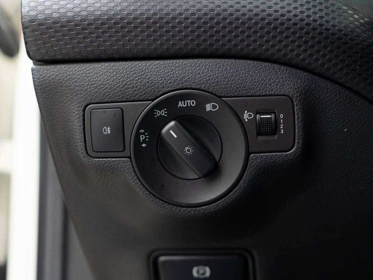 Купить Mercedes-Benz A-Класс 180, 2016, 130 000 км, фото №15