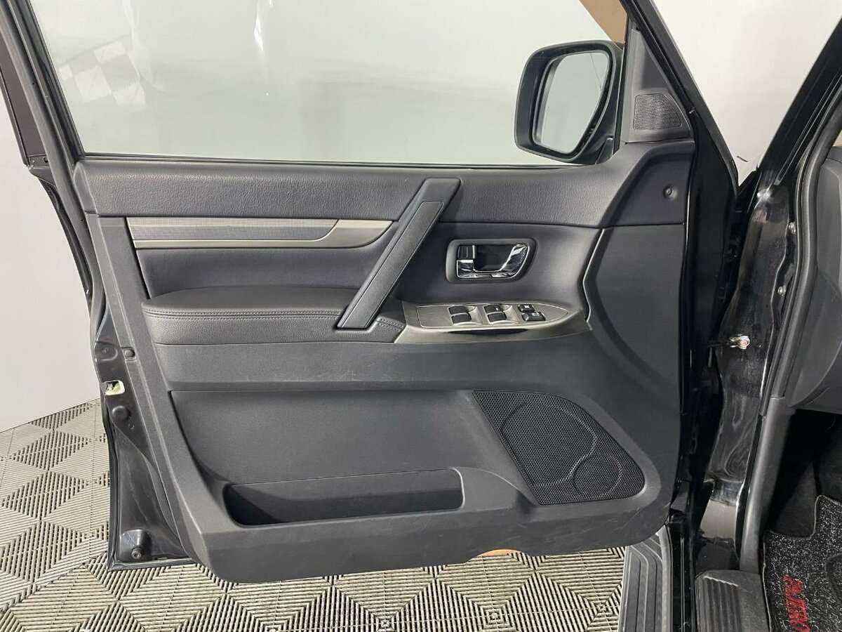 Купить Mitsubishi Pajero, 2012, 264 740 км, фото №8