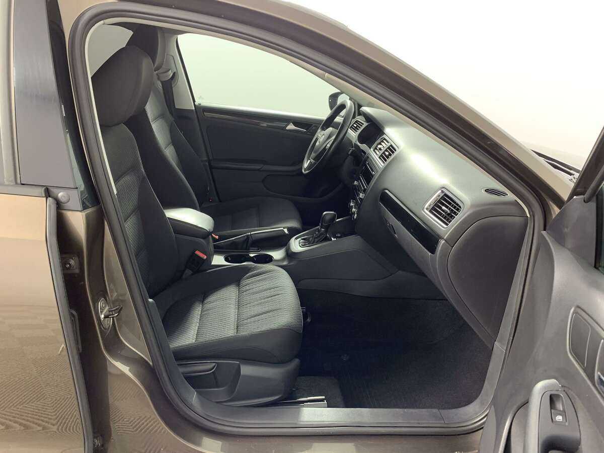 Купить Volkswagen Jetta, 2013, 222 783 км, фото №16