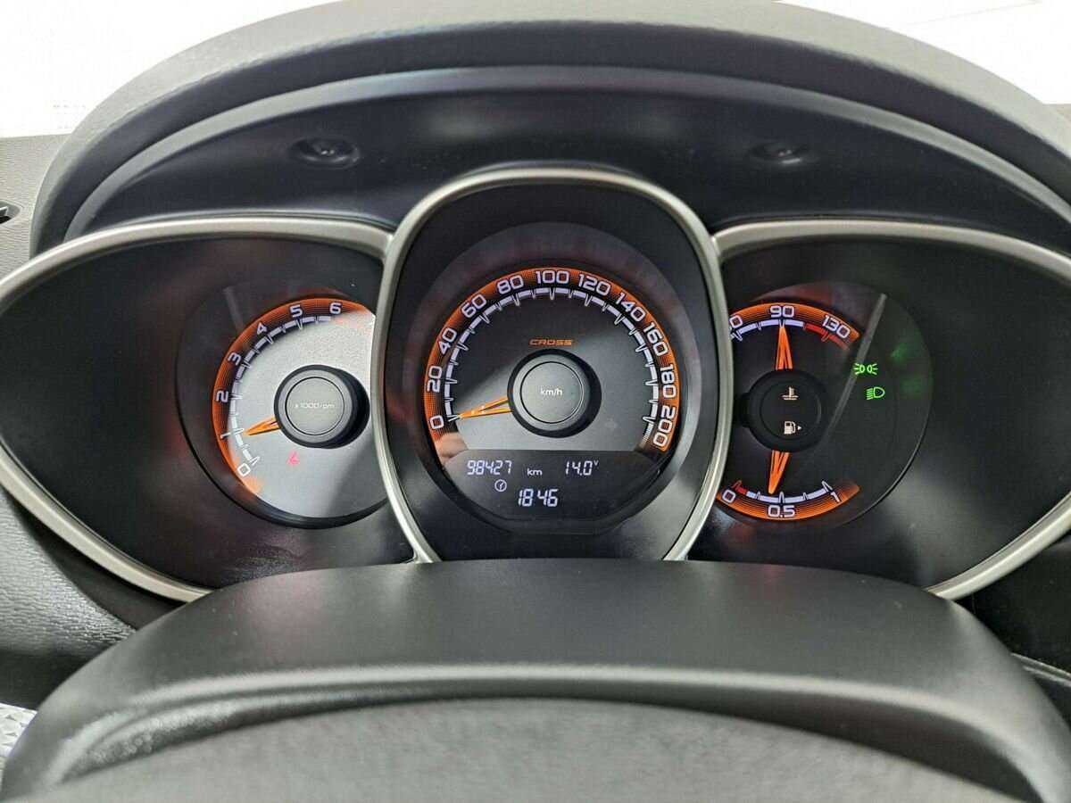 Купить Lada (ВАЗ) Vesta SW Cross, 2018, 98 000 км, фото №11