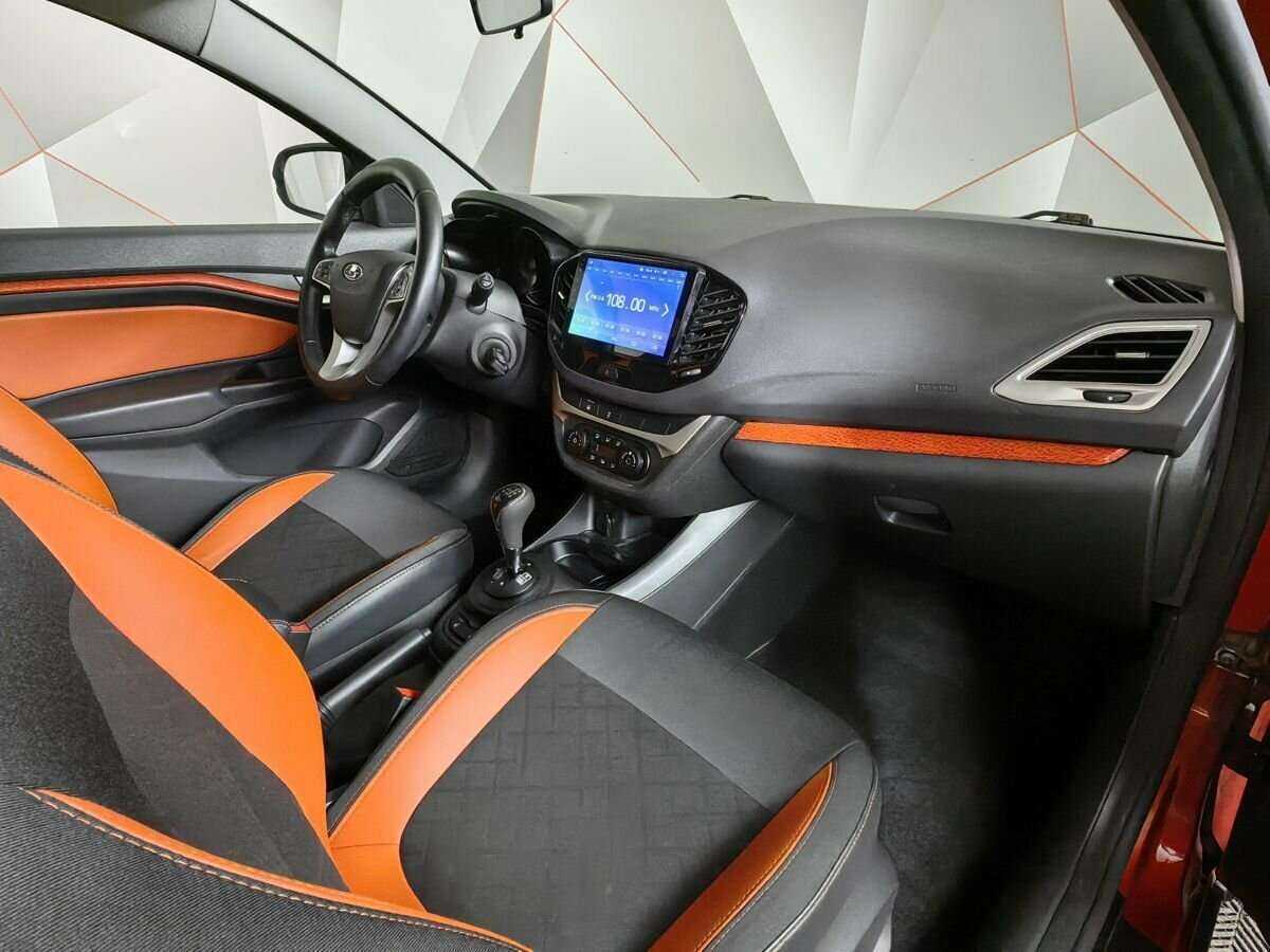 Купить Lada (ВАЗ) Vesta SW Cross, 2019, 72 275 км, фото №9