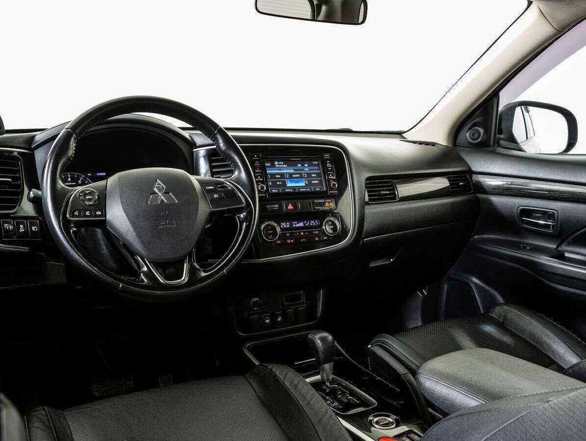 Купить Mitsubishi Outlander, 2017, 69 134 км, фото №11