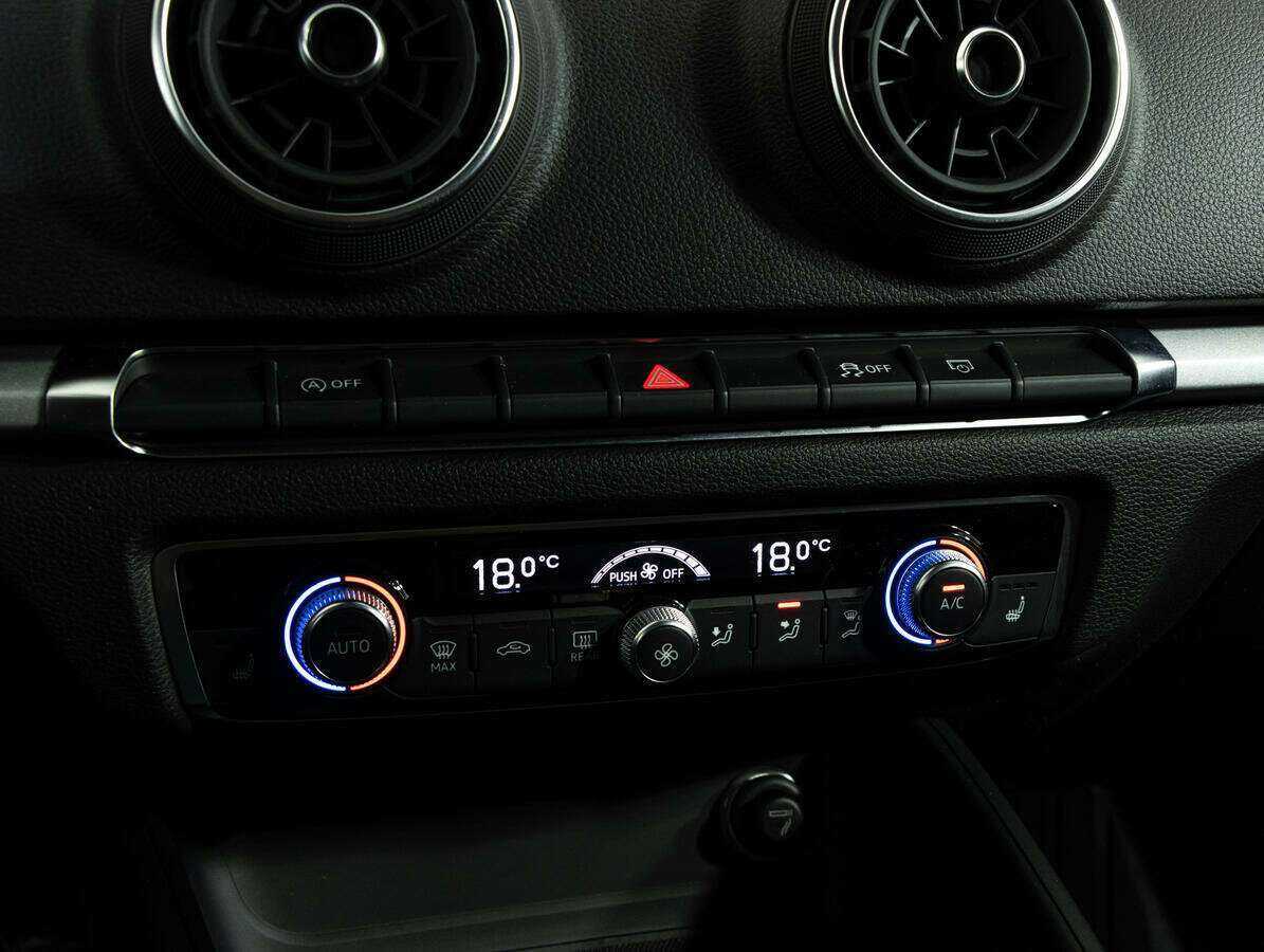 Купить Audi A3, 2018, 57 300 км, фото №17