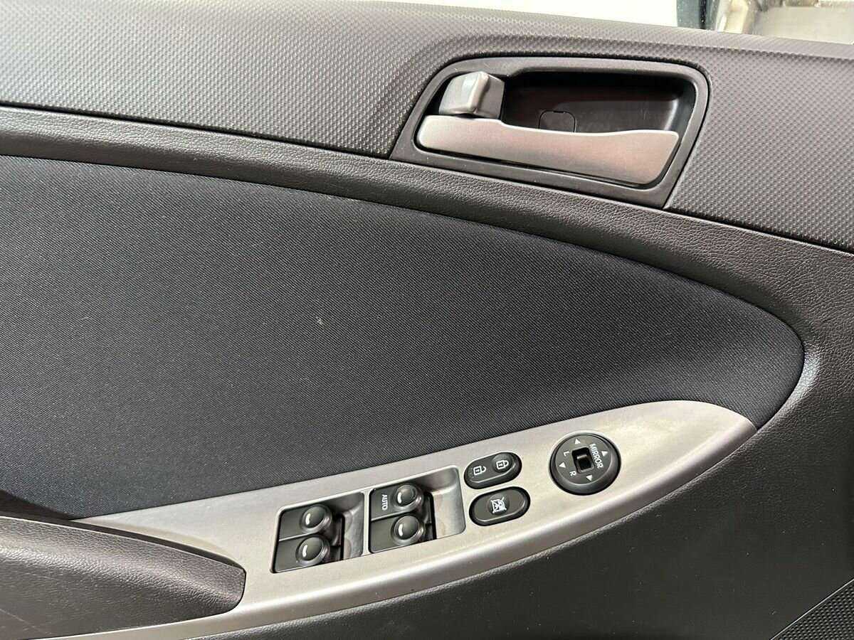 Купить Hyundai Solaris, 2015, 98 464 км, фото №14