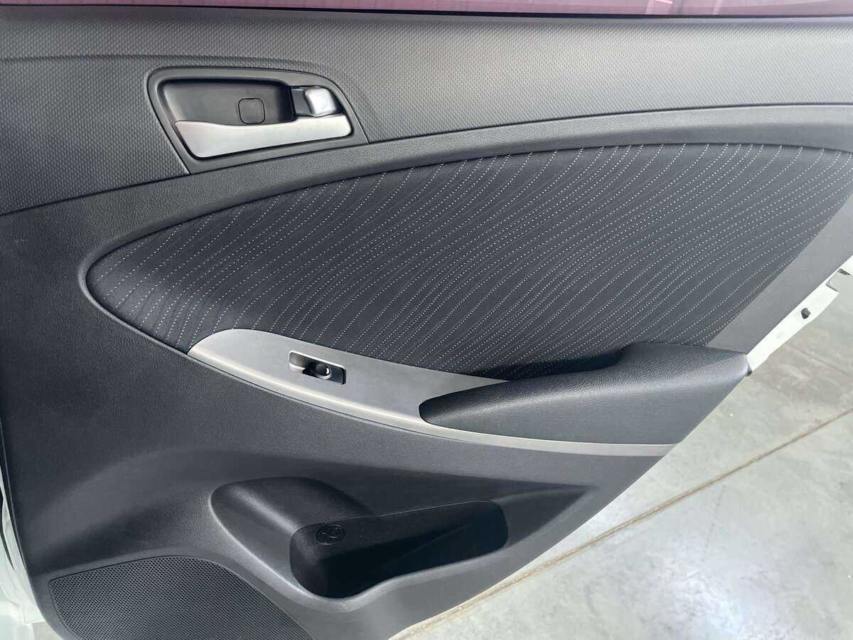 Купить Hyundai Solaris, 2016, 118 449 км, фото №23