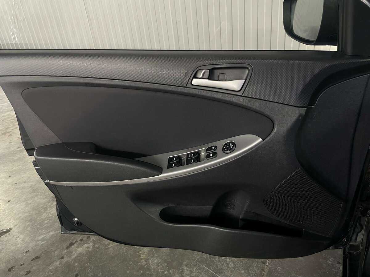 Купить Hyundai Solaris, 2016, 157 979 км, фото №19