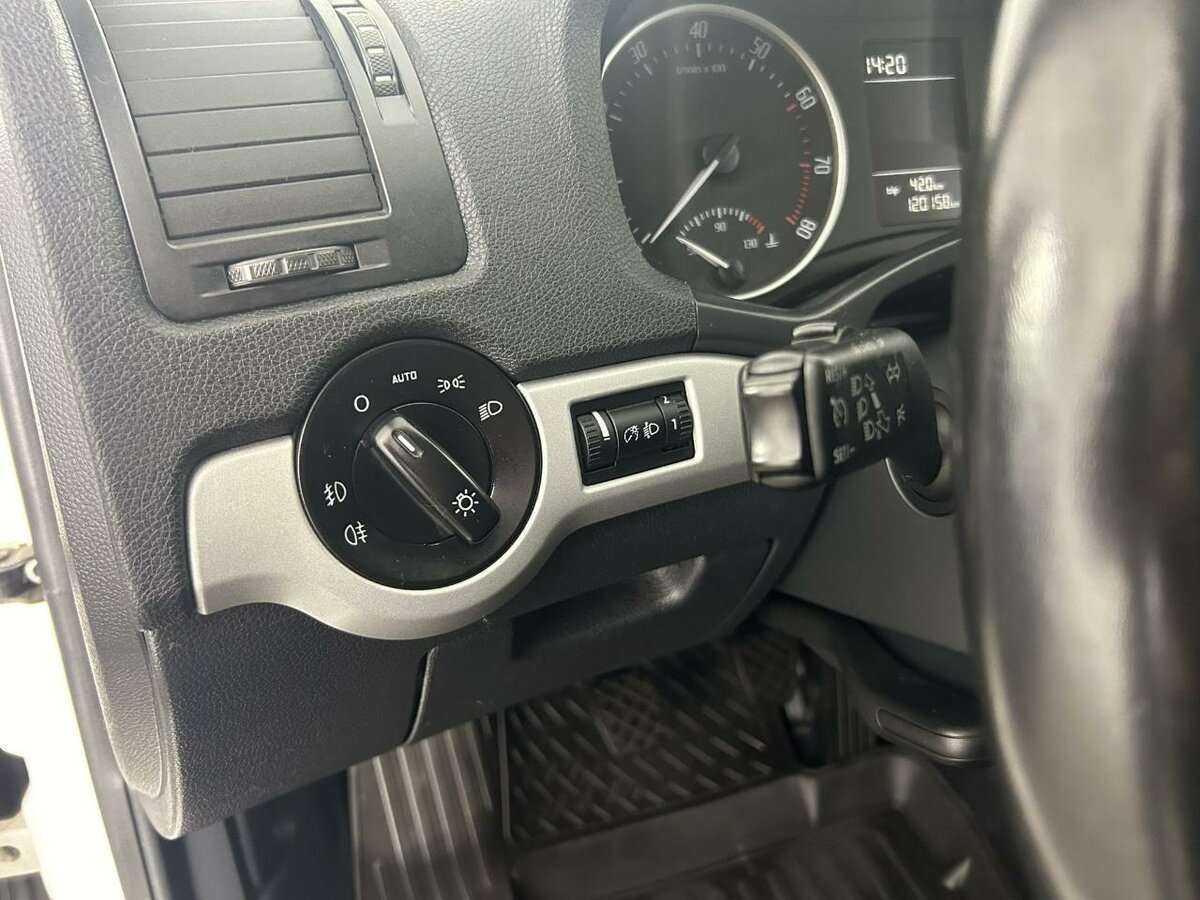 Купить Skoda Octavia, 2012, 120 158 км, фото №9