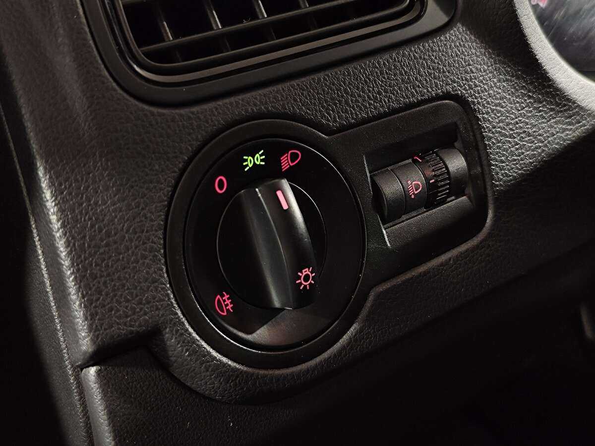 Купить Volkswagen Polo, 2018, 136 300 км, фото №21