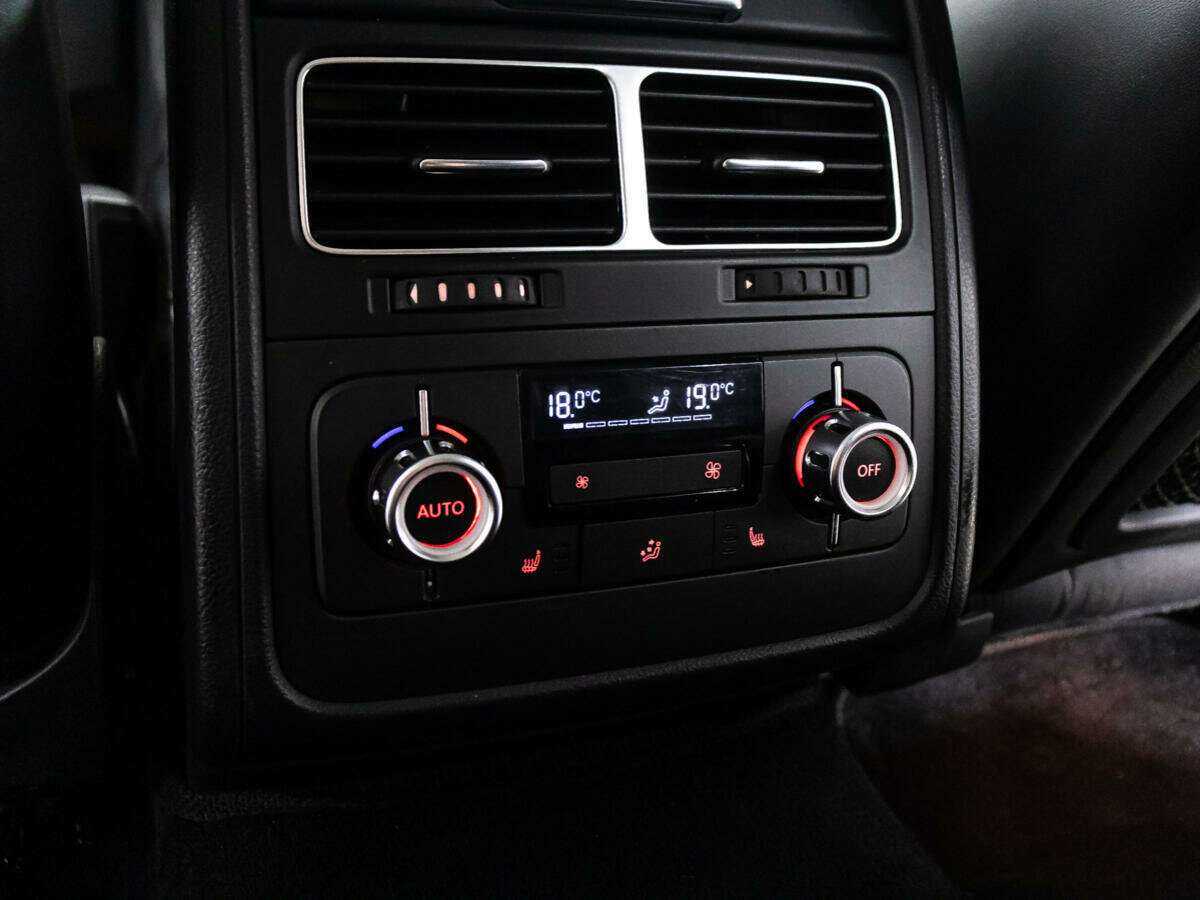 Купить Volkswagen Touareg, 2012, 236 145 км, фото №25