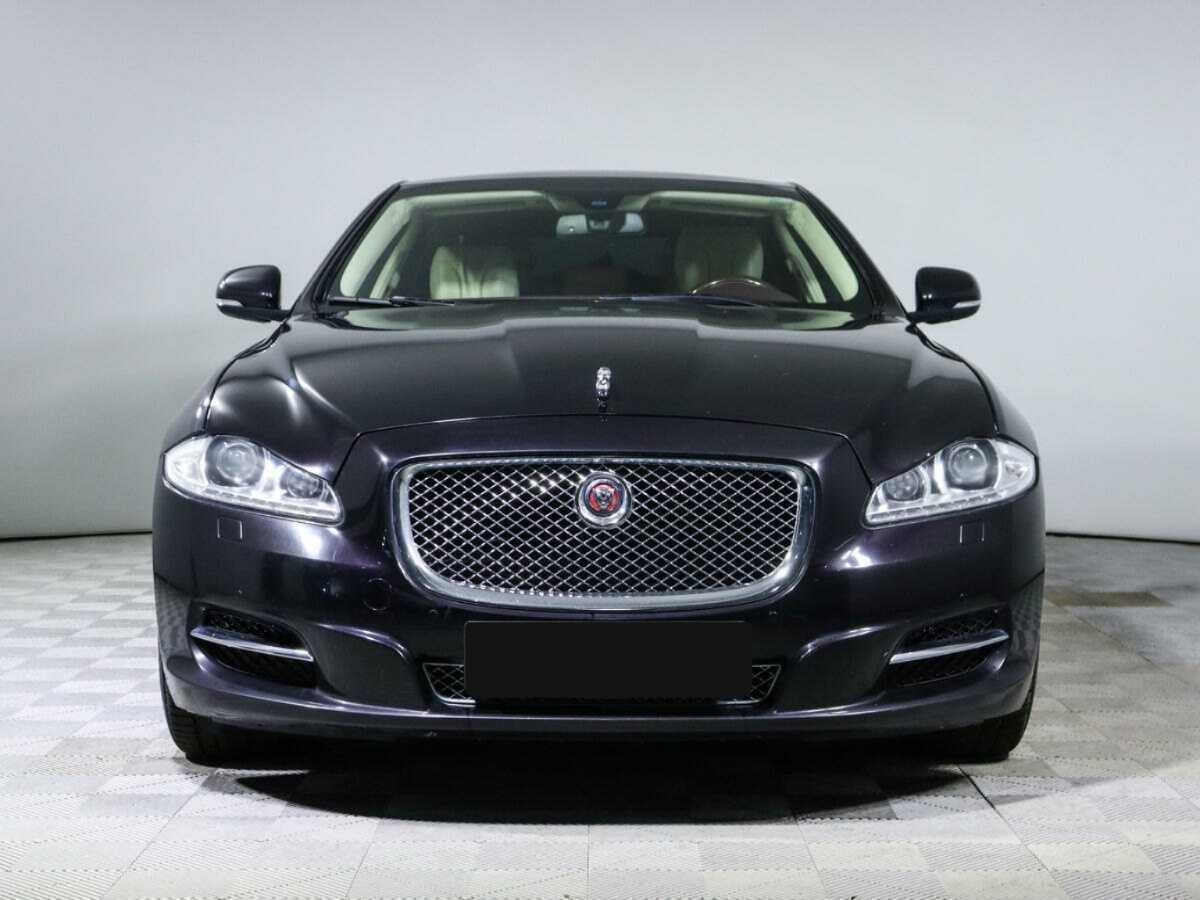 Jaguar XJ