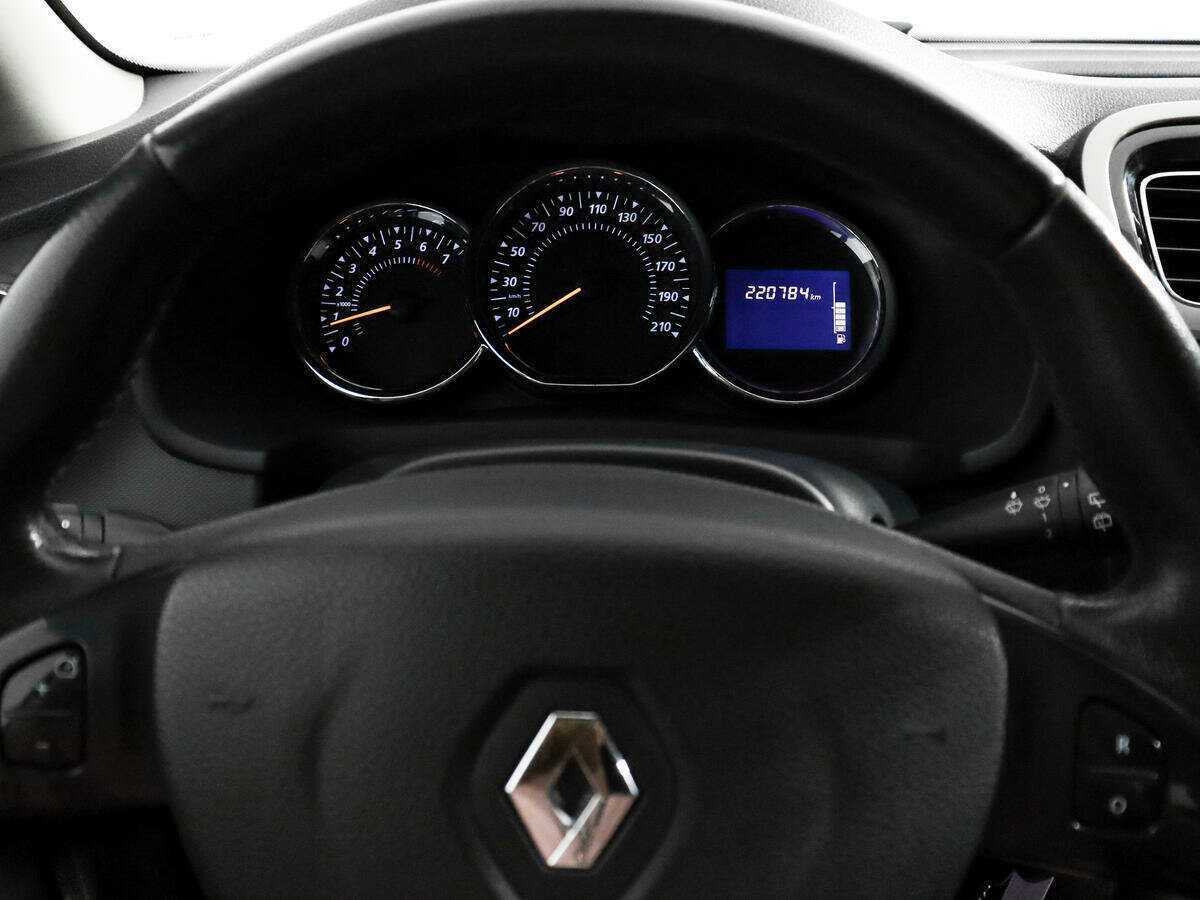 Купить Renault Sandero Stepway, 2015, 220 783 км, фото №12