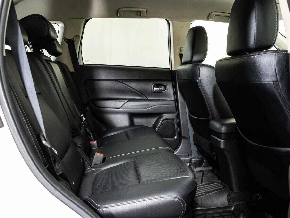 Купить Mitsubishi Outlander, 2017, 140 611 км, фото №14