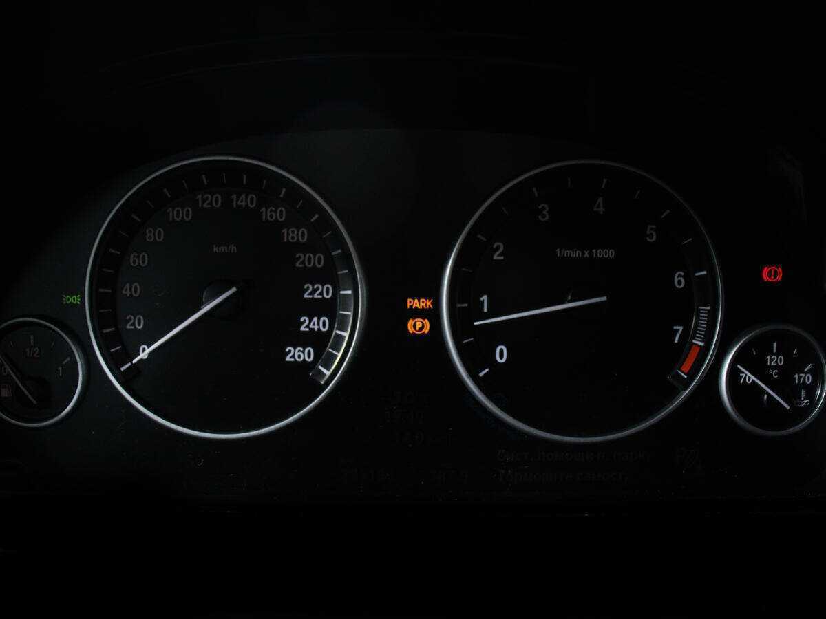 Купить BMW 5 серии 528i, 2013, 235 185 км, фото №6