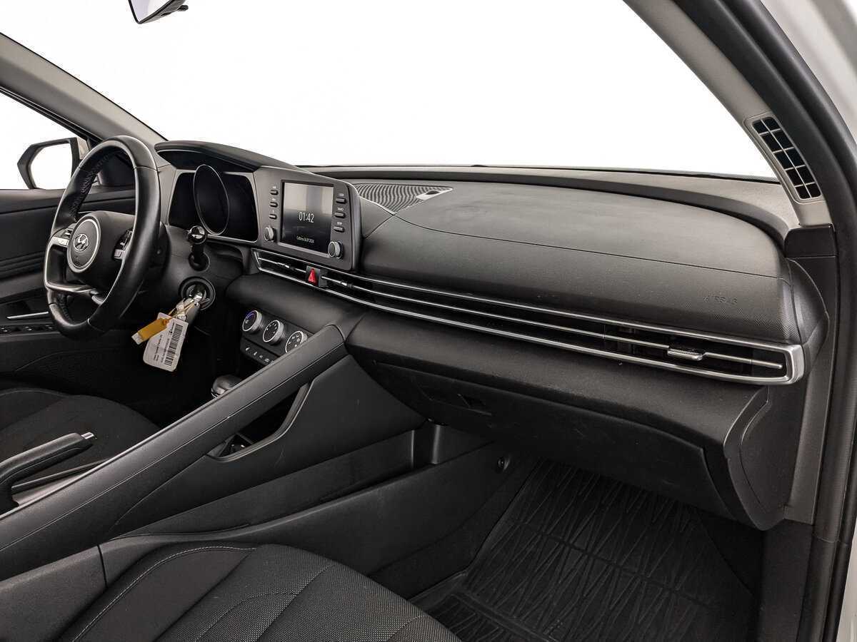 Купить Hyundai Elantra, 2021, 41 281 км, фото №9