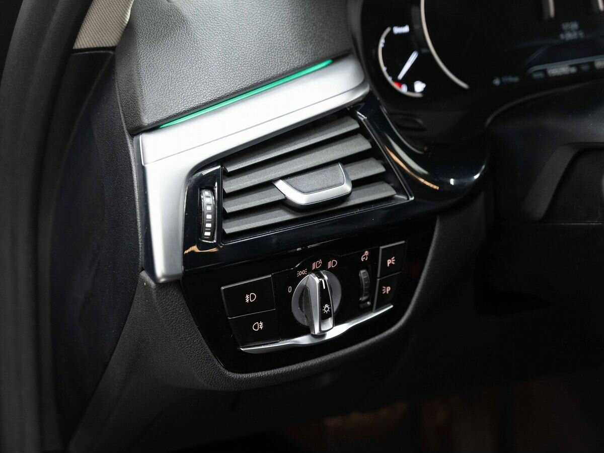 Купить BMW 5 серии 520d, 2018, 155 280 км, фото №19