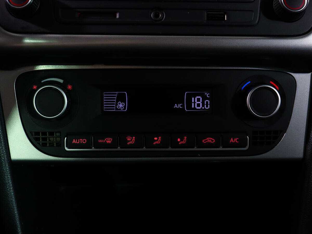 Купить Volkswagen Polo, 2017, 105 940 км, фото №17