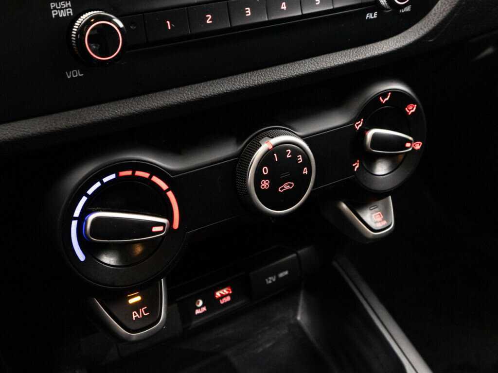 Купить Kia Rio X-Line, 2018, 122 636 км, фото №15