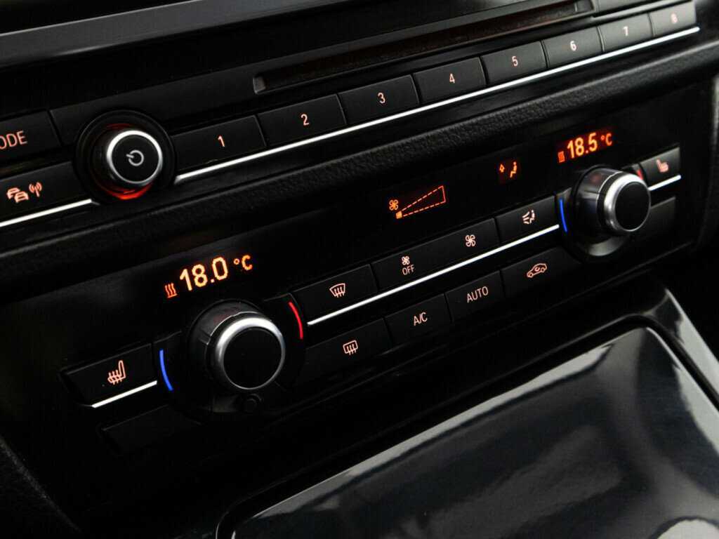 Купить BMW 5 серии 520d, 2013, 220 295 км, фото №14