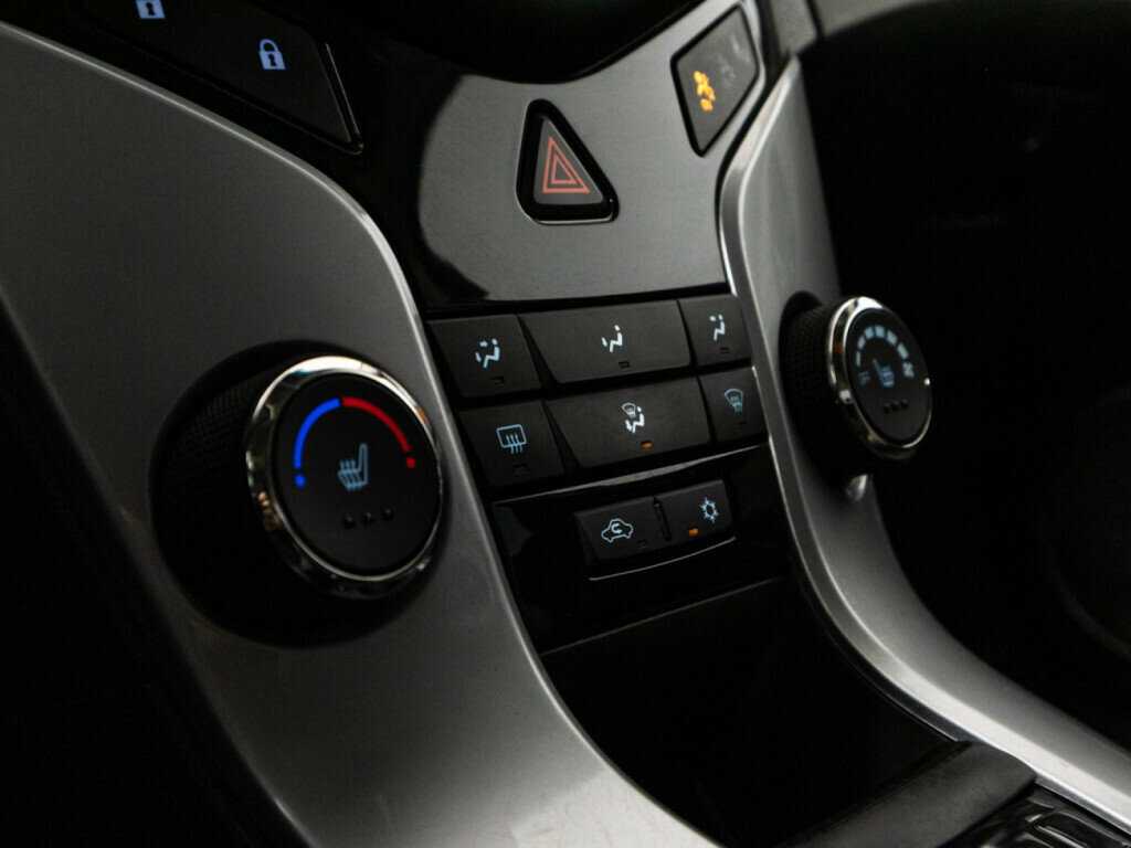 Купить Chevrolet Cruze, 2012, 203 513 км, фото №15