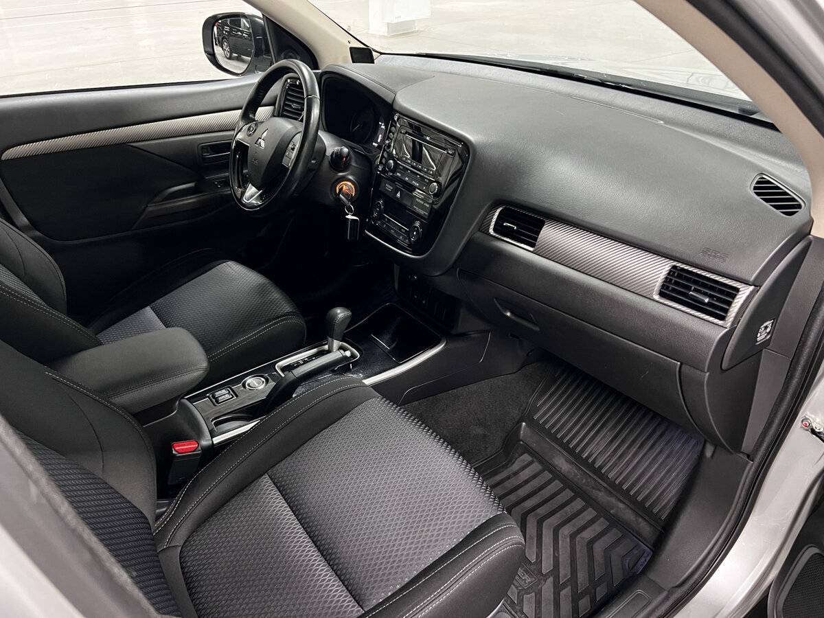 Купить Mitsubishi Outlander, 2017, 107 670 км, фото №11