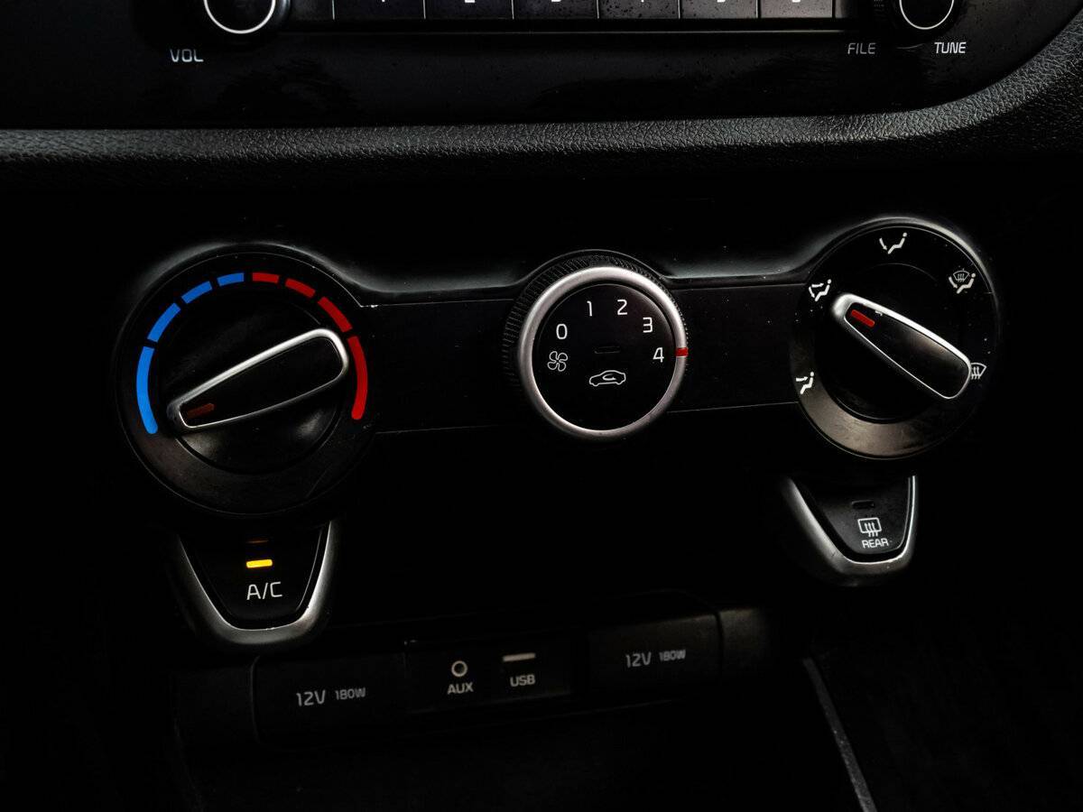 Купить Kia Rio, 2017, 260 535 км, фото №8