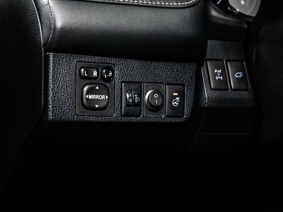 Купить Toyota RAV4 IV (XA40) Рестайлинг, 2016, 93 450 км, фото №12