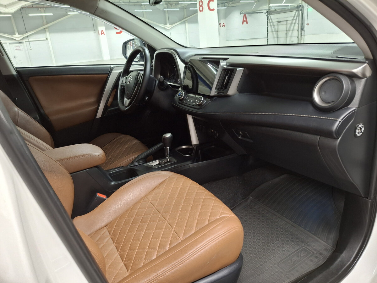 Купить Toyota RAV4 IV (XA40) Рестайлинг, 2017, 90 200 км, фото №11