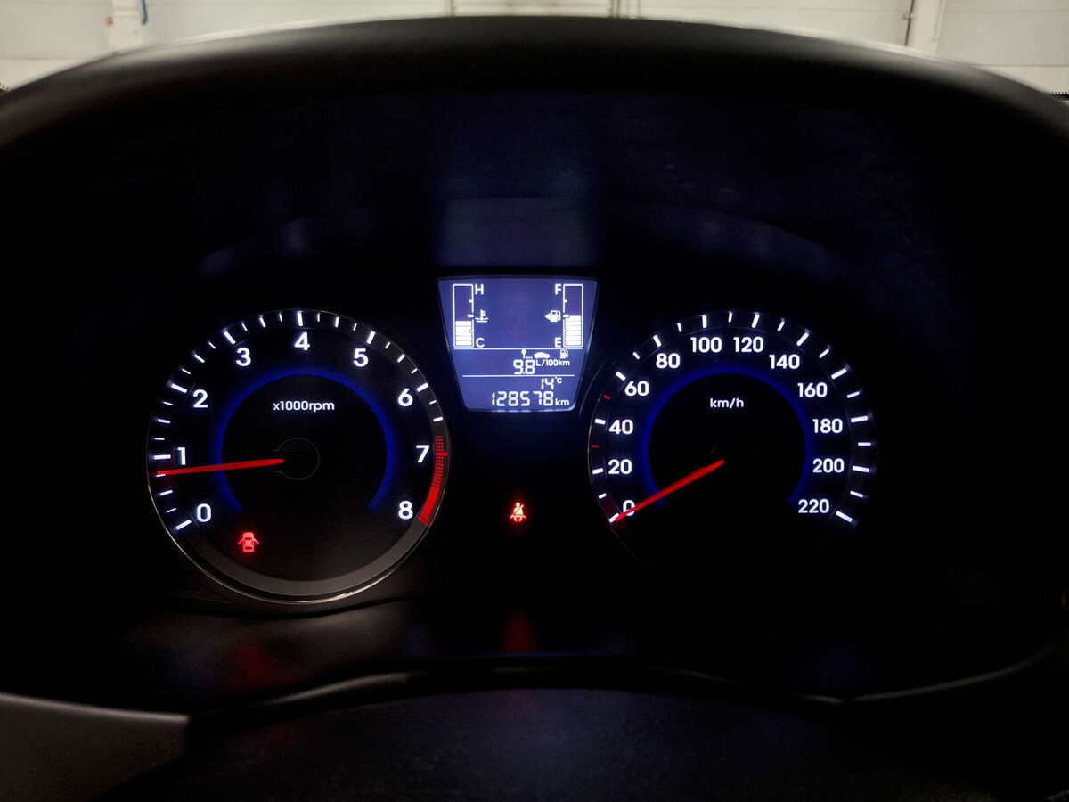 Купить Hyundai Solaris I Рестайлинг, 2016, 128 701 км, фото №13