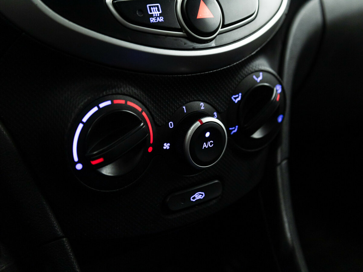 Купить Hyundai Solaris I, 2012, 214 201 км, фото №15