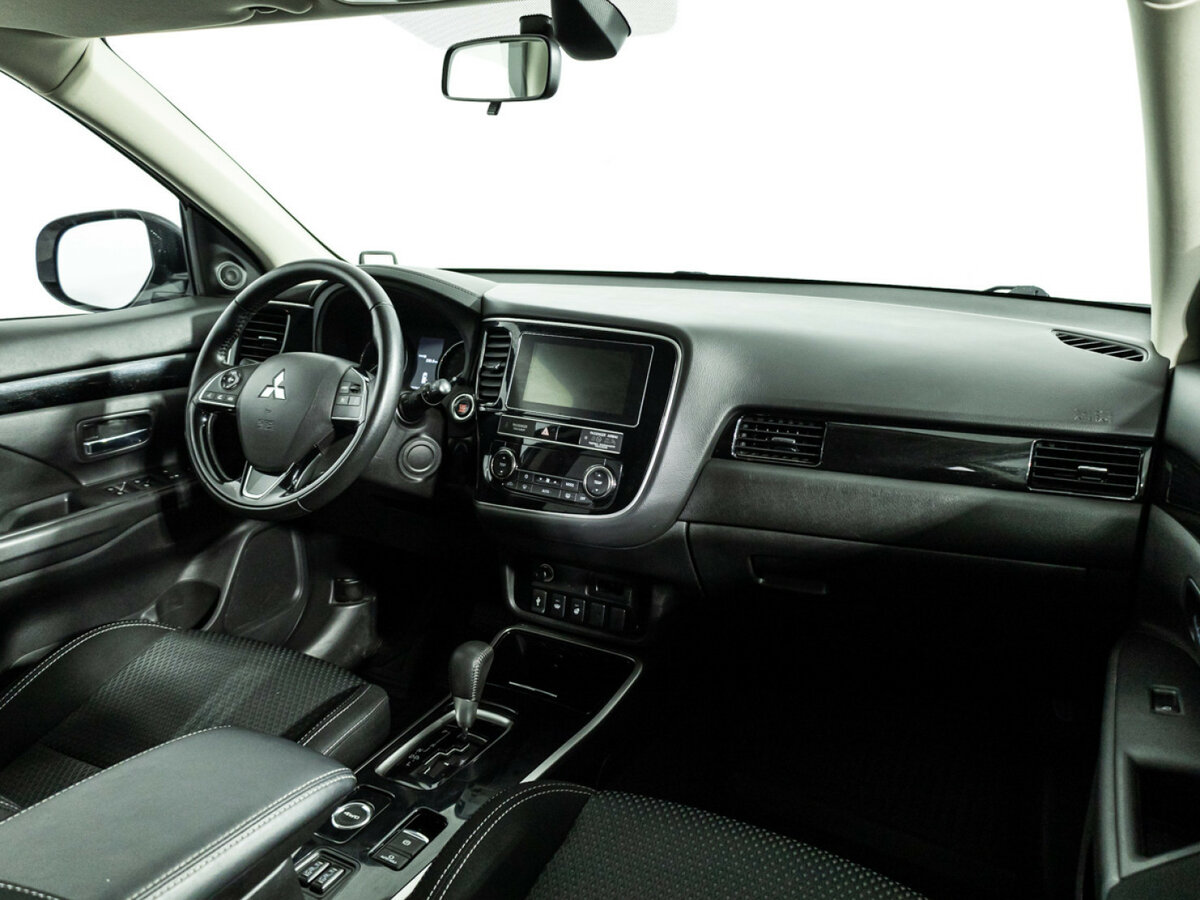 Купить Mitsubishi Outlander III Рестайлинг 3, 2018, 63 107 км, фото №7