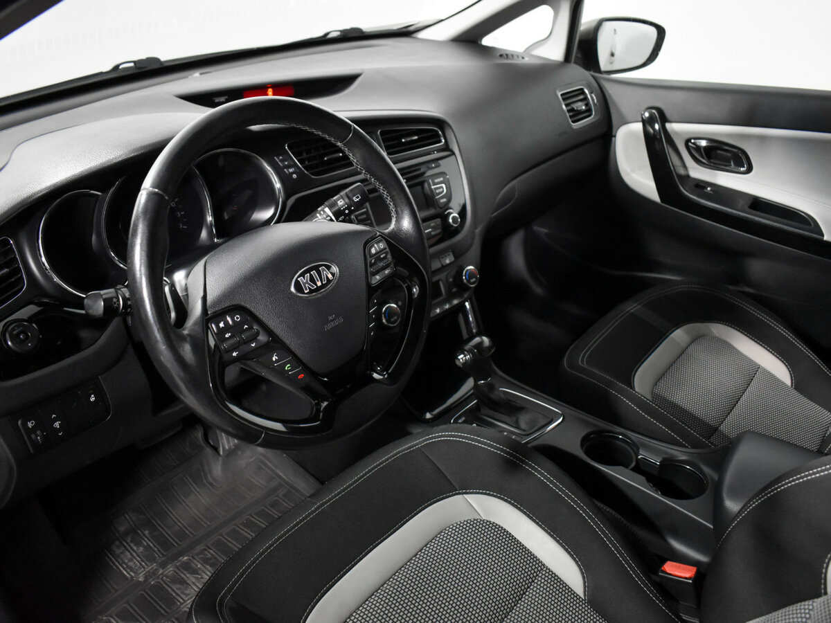 Купить Kia Ceed II, 2012, 80 486 км, фото №9